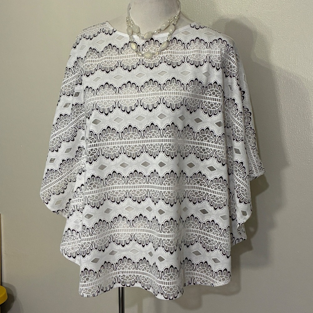 Chico's Eyelet Lace Poncho Blouse Women S/M Flutter Sleeve Boho White Black